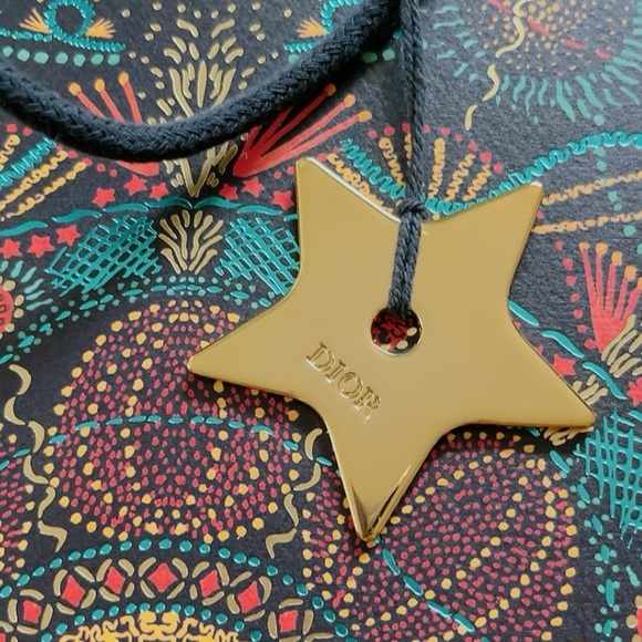 Dior Paper Bag with Dior Charm - Picture 2 of 9